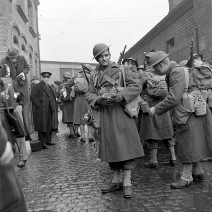U.S. Army troops after arriving in Belfast on 26th January 1942