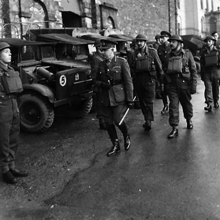 Major General James S. Steele D.S.O., M.C. inspects soldiers of 116 (North Midland) Field Regiment, Royal Artillery, 59th (Staffordshire) Divisional Artillery, 59th (Staffordshire) Infantry Division on English Street, Downpatrick, Co. Down.