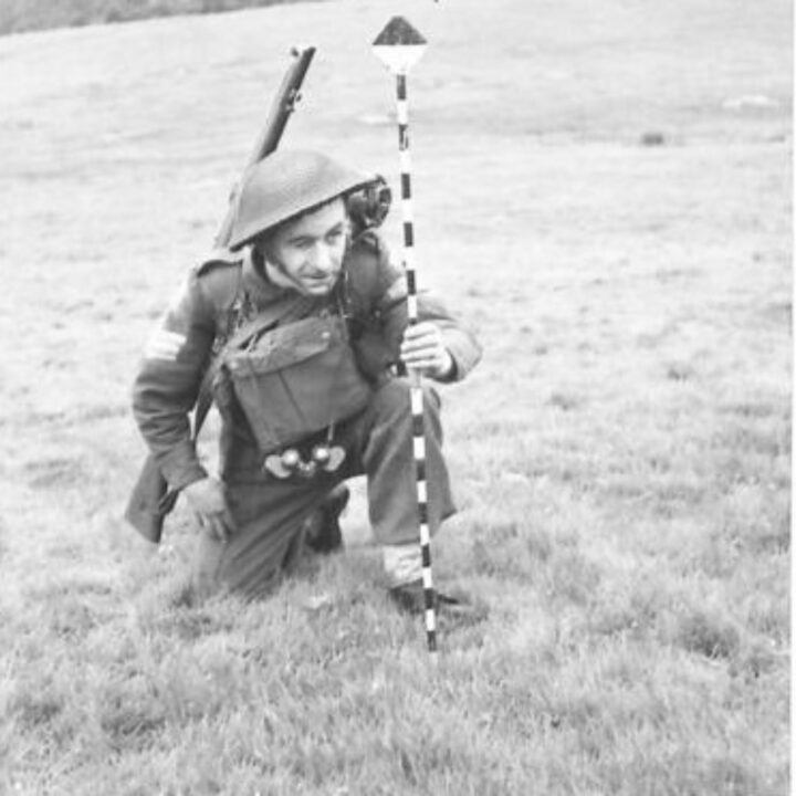 A Sergeant of 1st Battalion, Princess Alexandra of Wales’ Own Yorkshire Regiment (The Green Howards) sets an aiming post at Omagh, Co. Tyrone.