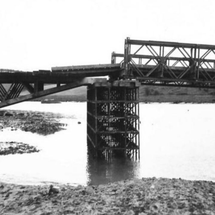 Photograph showing the engineering details of the bridge on the River Quoile near Downpatrick, Co. Down.